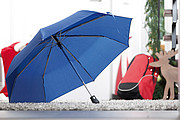 Automatic open/close, windproof- pocket umbrella 