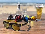 Bicoloured sunglasses with mirrored lenses