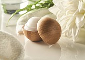 Lip balm in round bamboo case