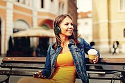 Motorola MOTO XT500 wireless over ear headphone