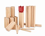 Pinewood outdoor throwing game