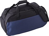 Polyester (600D) sports bag with large main compartment and zippered pocket on the side.