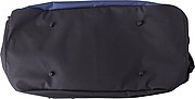 Polyester (600D) sports bag with large main compartment and zippered pocket on the side.