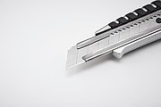 Retractable knife