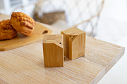 salt and pepper shaker set