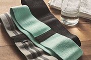 Set of 3 fitness bands in pouch