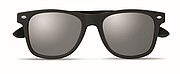 Sunglasses with bamboo arms