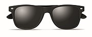 Sunglasses with bamboo arms