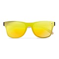 Sunglasses with mirrored lens