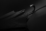 Swiss Peak Vero Aware™ RPET 25” umbrella w luxe handle, black