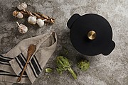 Ukiyo cast iron pan large