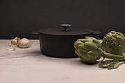 Ukiyo cast iron pan medium