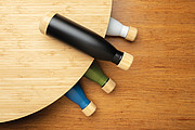 Vacuum stainless steel bottle with bamboo lid and bottom