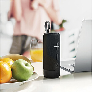 2x5W wireless portable speaker with 1200 mAh rechargeable battery