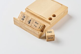 Bamboo desktop calendar, wood