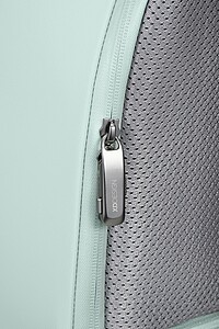 Bobby Edge, iceberg green