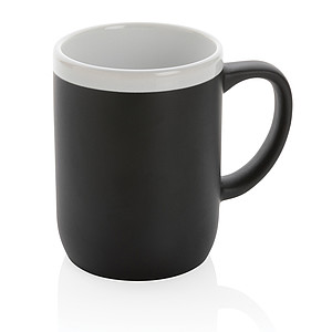 Ceramic mug with white rim