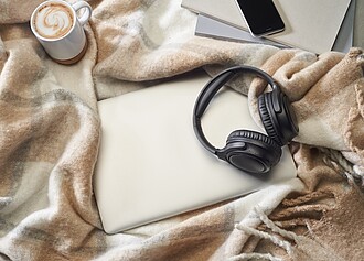 Chequered design mohair feel RPET polyester blanket