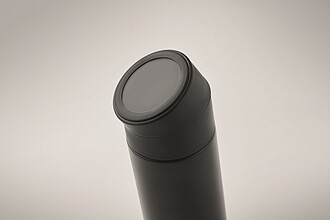 Double wall vacuum insulating bottle