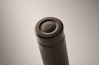 Double wall vacuum insulating bottle