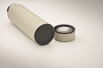 Double wall vacuum insulating bottle