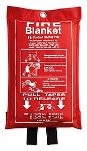 Fire blanket in a pouch, red