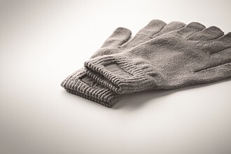 Knitted gloves in soft stretchable RPET polyester