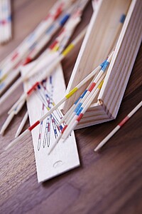 Mikado game in wooden boxNeutral