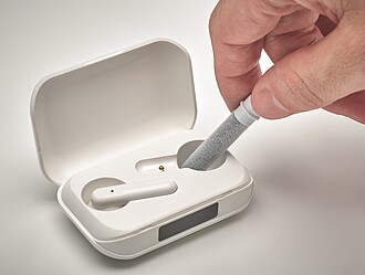 Pen with TWS cleaning set