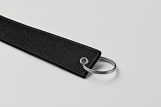 Remove before flight key ring, black