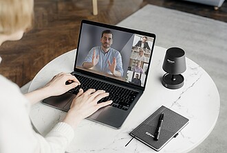 Retractable and rechargeable USB table lamp