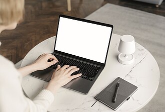 Retractable and rechargeable USB table lamp