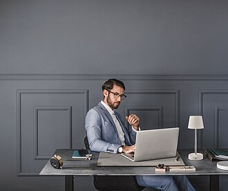 Retractable and rechargeable USB table lamp