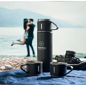 Set of double wall stainless steel vacuum insulated flask with leak-free cup lid and 2 additional cups
