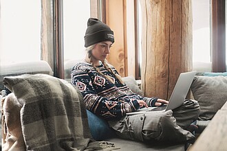 Unisex knitted beanie