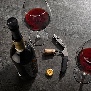 VANILLA SEASON MINNIPA Wine set of a two-lever metal corkscrew and vacuum stopper