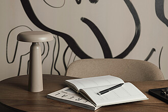 VINGA Avery RCS table lamp, beige