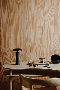 VINGA Avery RCS table lamp, black