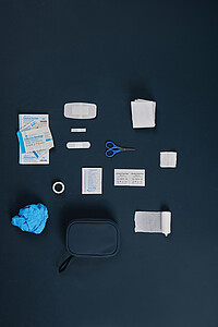 VINGA Baltimore RCS first aid kit, navy blue