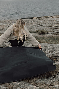 VINGA Baltimore RCS picnic blanket, black