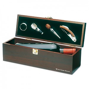 Wine set in wine box, wood