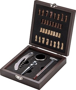 Wine set in wooden box*, brown